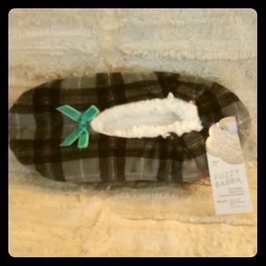 NWT Fuzzy House Slippers
